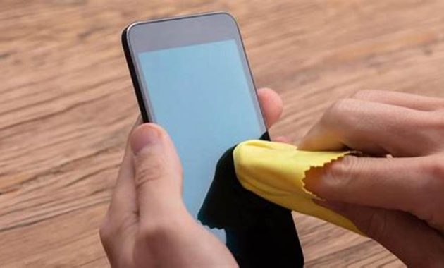 Clean Your Smart Phone Easily and Effectively |